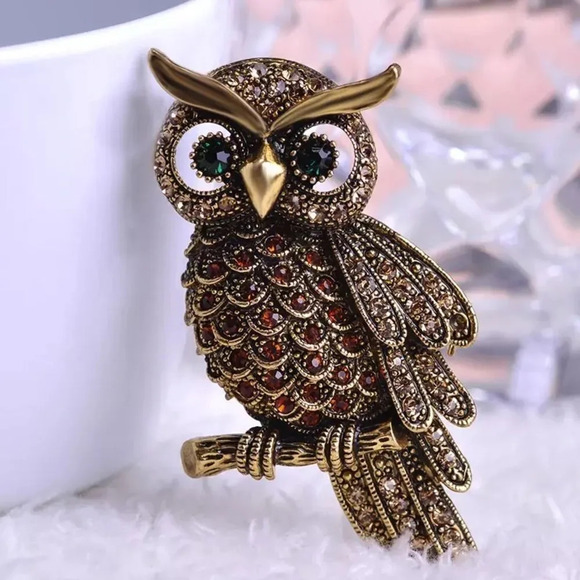 VQ Owl Brooch - Picture 3 of 5